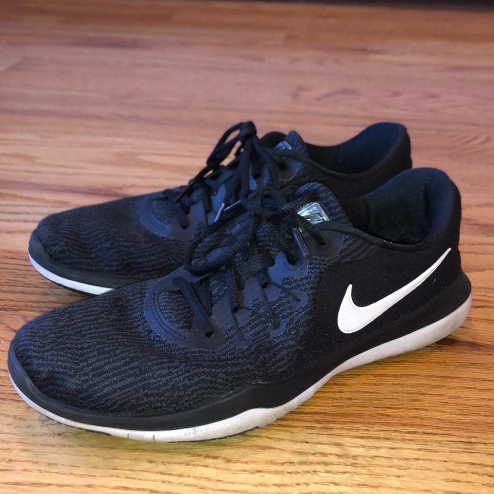 Nike Flex Supreme Sneakers